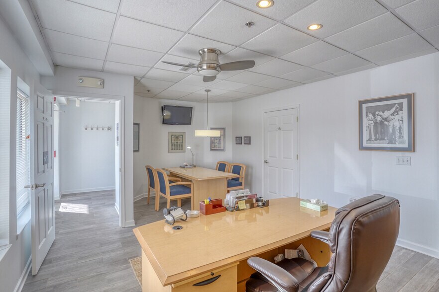 More Photos Of 110 Anglers Rd, Lewes Hotel For Sale