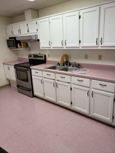 More Photos Of 1325 Shady Grove Rd, Williston Religious Facility For Sale