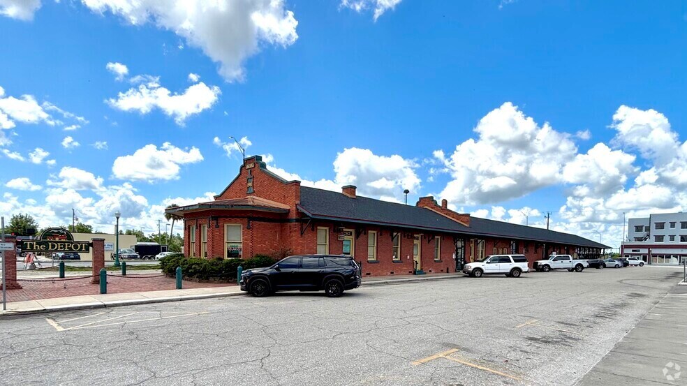 More Photos Of 4 W Oak St, Arcadia Office For Lease