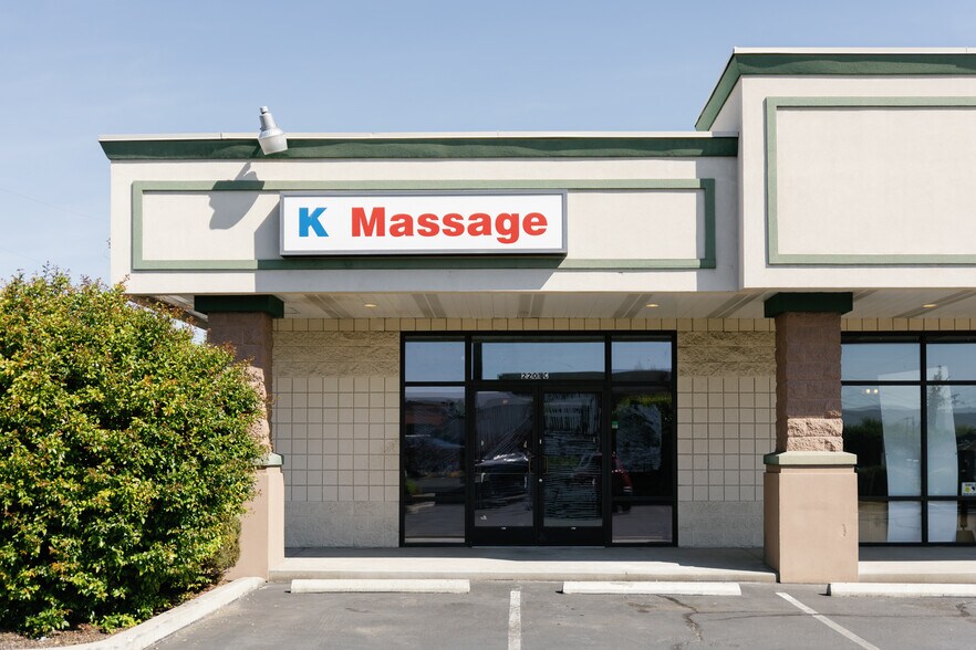 Primary Photo Of 2201 W Nob Hill Blvd, Yakima Freestanding For Lease