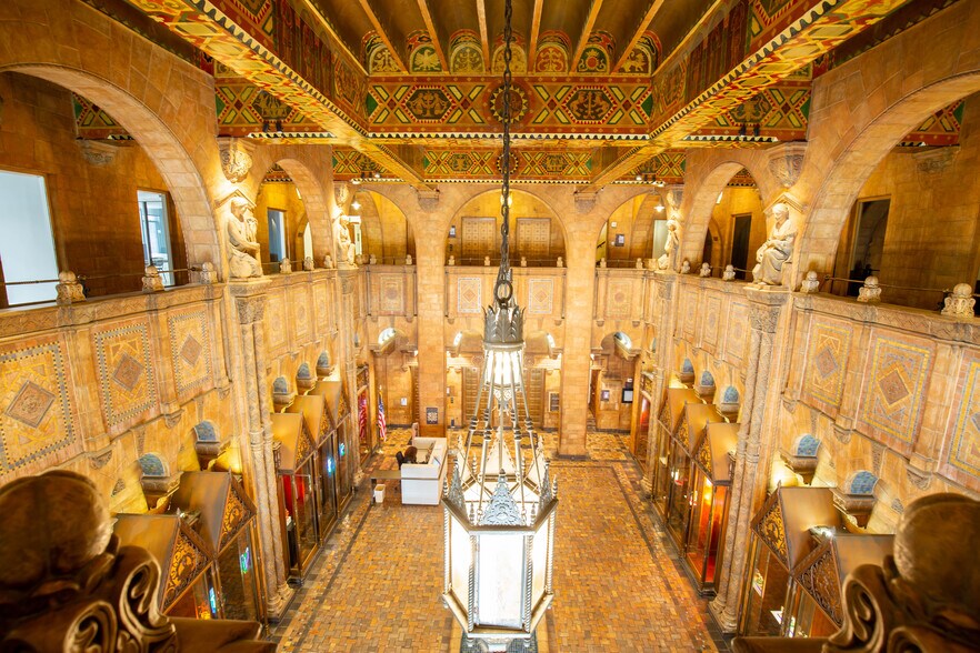 More Photos Of 811 W 7th St, Los Angeles Loft Creative Space For Lease