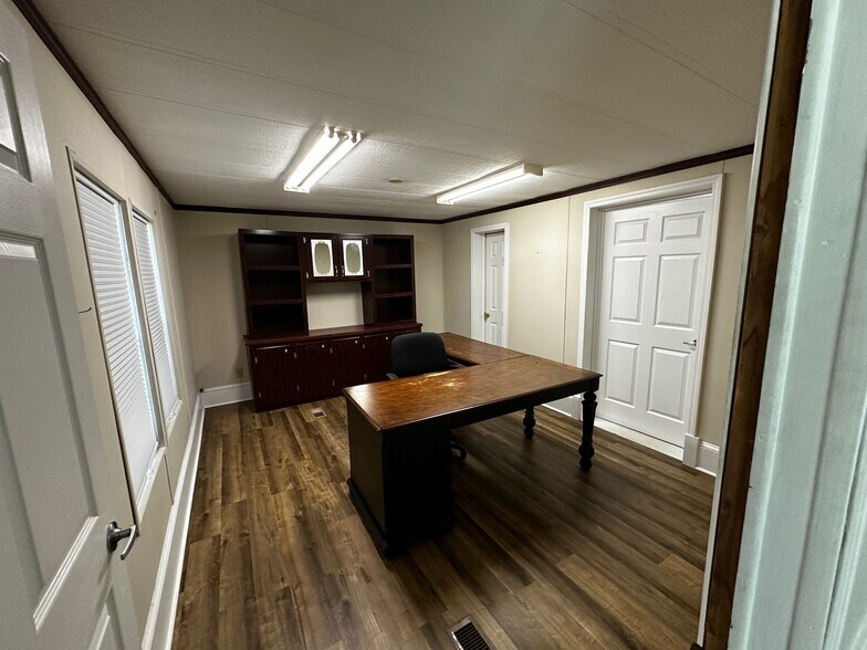 More Photos Of 2820 Gray Hwy, Macon-Bibb Freestanding For Lease