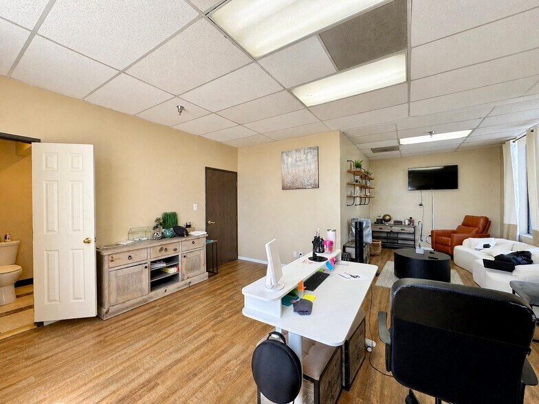More Photos Of 909 N D St, San Bernardino Office For Sale