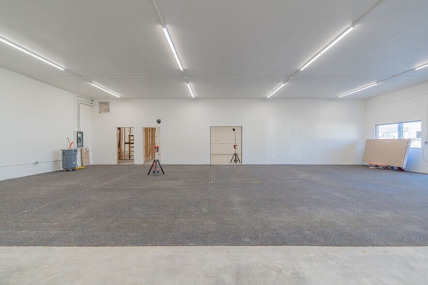 More Photos Of 3225 S Cushman St, Fairbanks Storefront For Sale