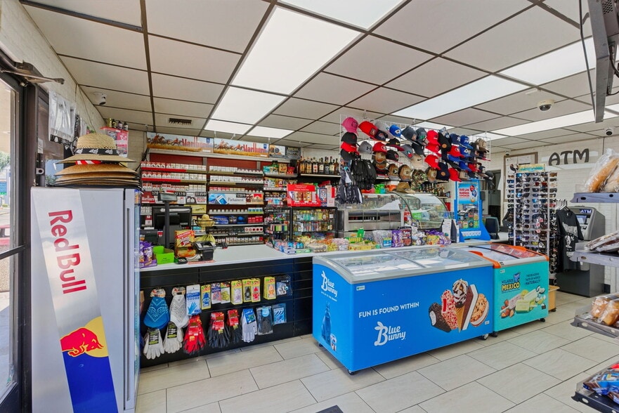More Photos Of 8101 E Brundage Ln, Bakersfield Service Station For Sale