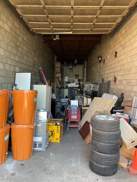 More Photos Of 110 S River Rd, Des Plaines Warehouse For Lease