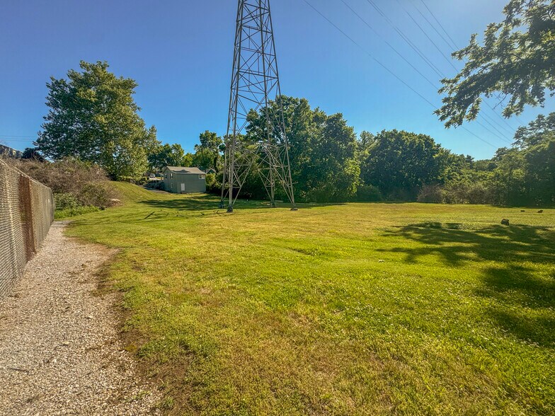 More Photos Of 1102 Kirkland Avenue, Nashville Office Residential For Lease