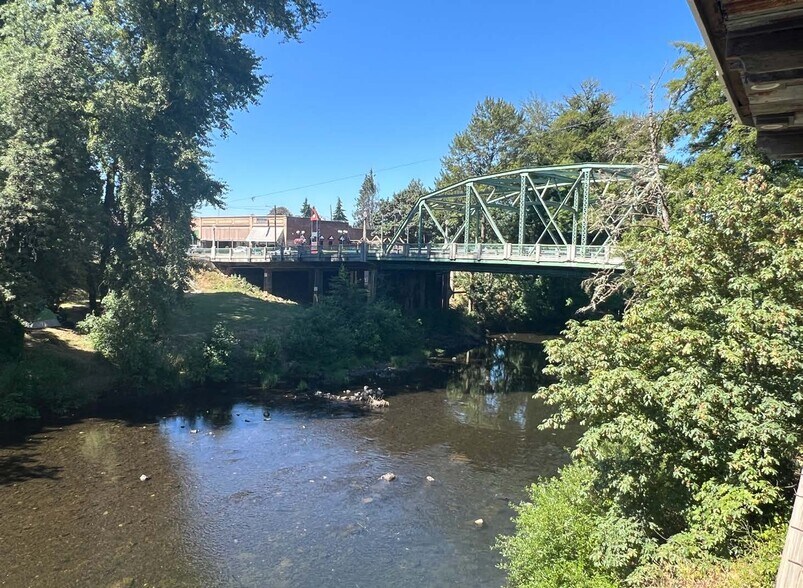 More Photos Of 124 E Main St, Sheridan Storefront For Sale