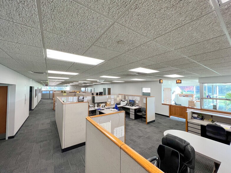 More Photos Of 3801 S Central Ave, Rockford Manufacturing For Lease