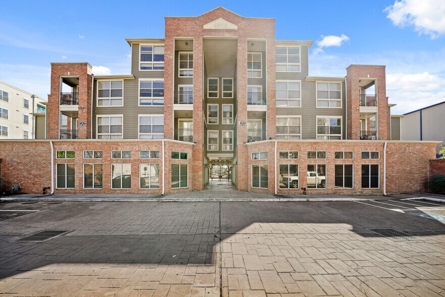 Primary Photo Of 2505 Washington Ave, Houston Apartments For Lease