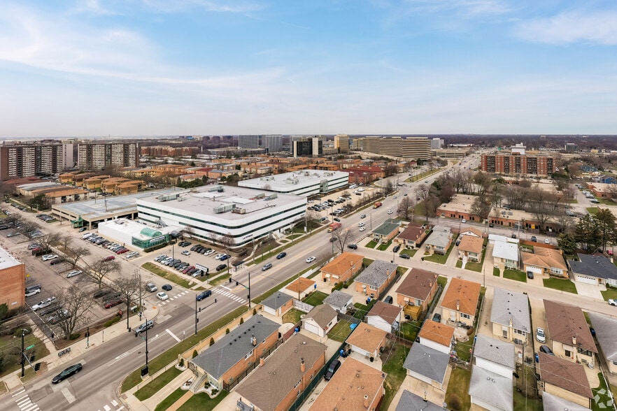 More Photos Of 5440 N Cumberland Ave, Chicago Unknown For Lease