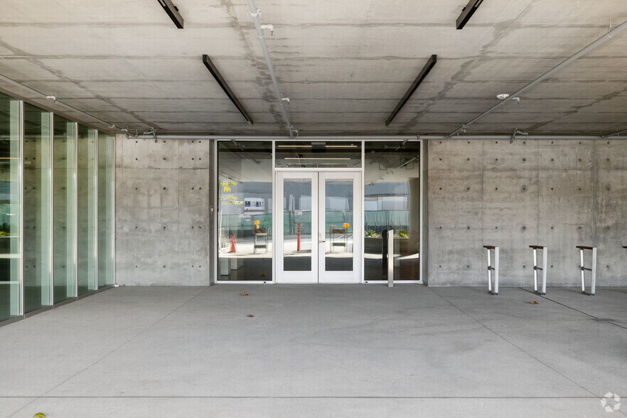 More Photos Of 5950 W Jefferson Blvd, Los Angeles Office For Sale