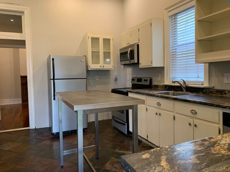 More Photos Of 1120 3rd Ave S, Nashville General Retail For Sale