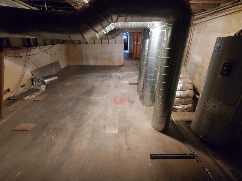 More Photos Of 295 S Broadway, Coos Bay Restaurant For Sale