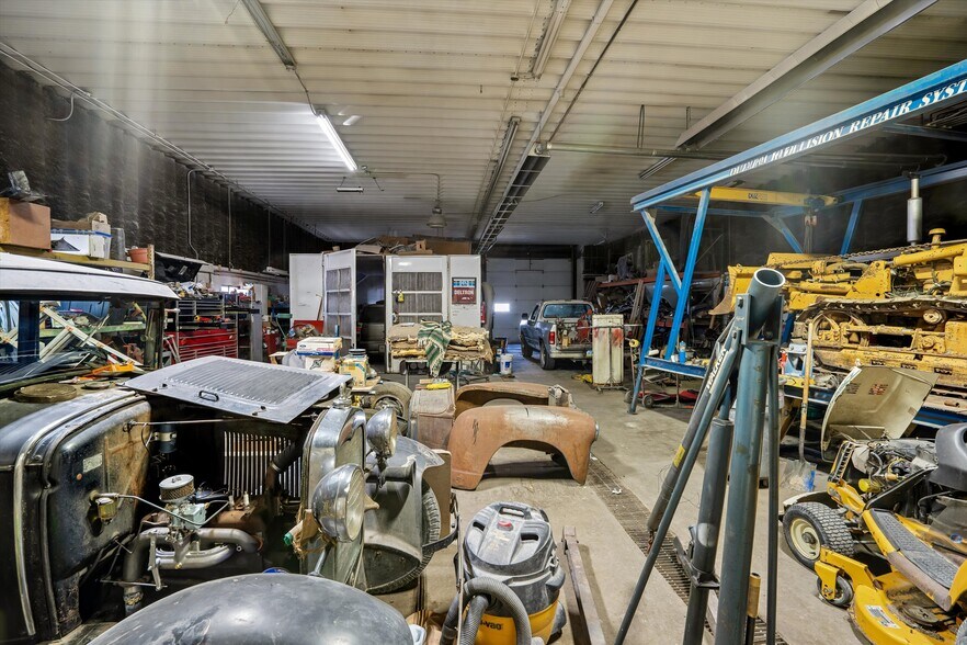 More Photos Of 215 S Division St, Stuart Warehouse For Sale