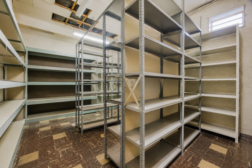 More Photos Of 20825 Plymouth Rd, Detroit Medical For Sale