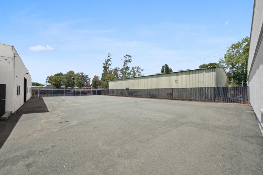 More Photos Of 2475 Bluebell Dr, Santa Rosa Industrial For Lease