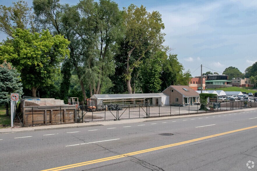 More Photos Of 200 Tarrytown Rd, White Plains Garden Center For Lease