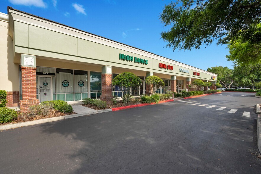 More Photos Of 1720 E Silver Star Rd, Ocoee General Retail For Lease