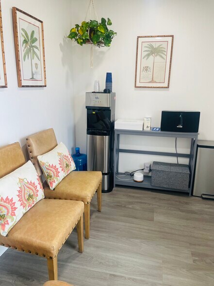 More Photos Of 7183-7189 Navajo Rd, San Diego Office For Lease