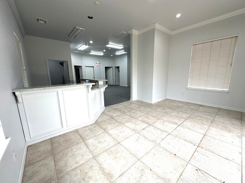 More Photos Of 13838 Quail Pointe Dr, Oklahoma City Medical For Lease