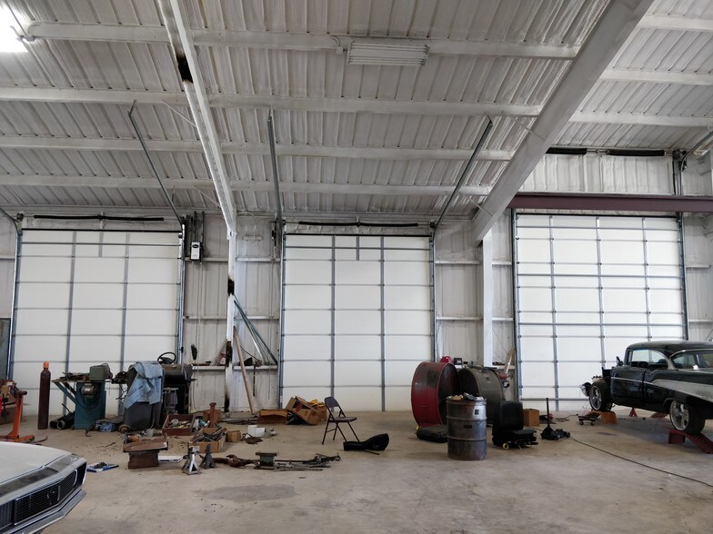 More Photos Of 7274 Seymour Hwy, Wichita Falls Warehouse For Lease