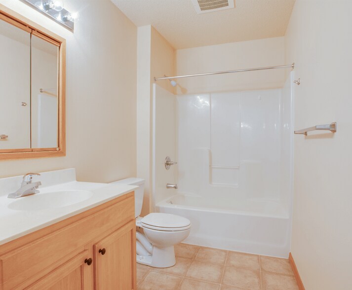 More Photos Of 121 4th St S, Moorhead Apartments For Lease