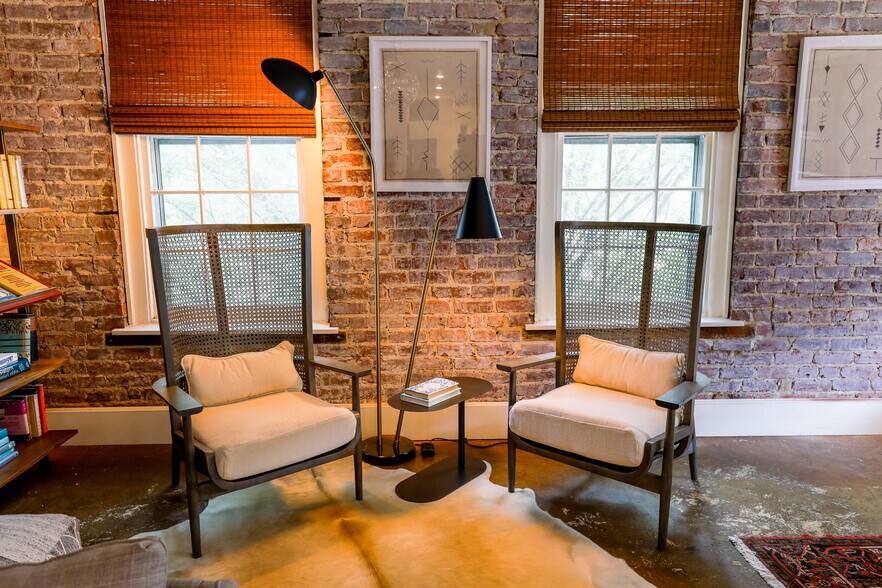 More Photos Of 221 E Clay St, Richmond Storefront Retail Residential For Sale