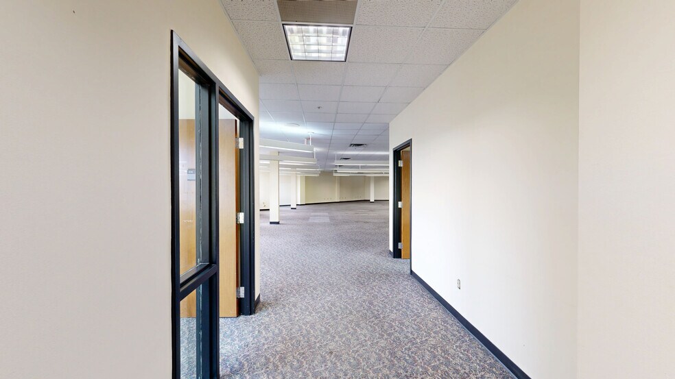 More Photos Of 325 S Fairground St, Marietta Office For Sale