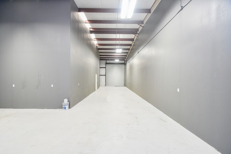 More Photos Of 21621 Rhodes Rd, Spring Warehouse For Lease