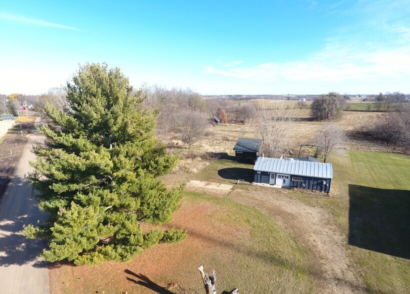 More Photos Of 703 Railroad Ave, Viroqua Office For Sale