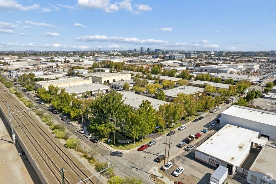 More Photos Of 299 Old County Rd, San Carlos Unknown For Lease