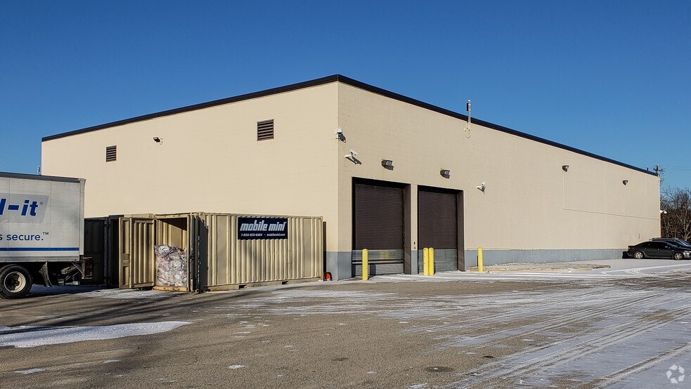 More Photos Of 47 Teed Dr, Randolph Unknown For Lease