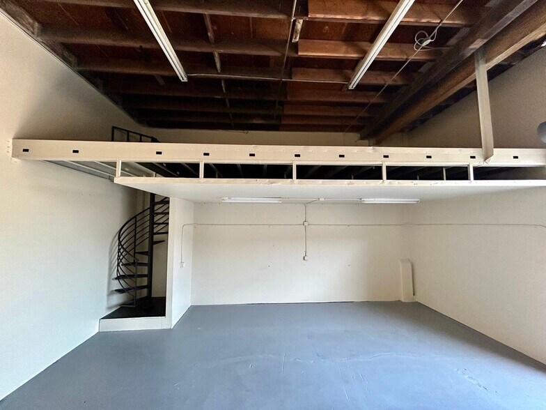 More Photos Of 1395 Marsten Rd, Burlingame Warehouse For Lease