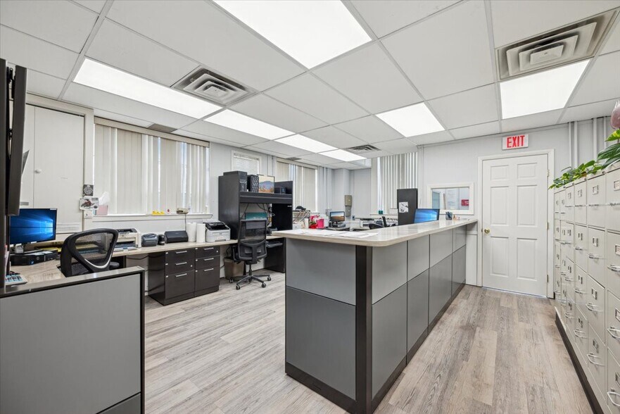 More Photos Of 337 Warren Ave, Stirling Industrial For Sale