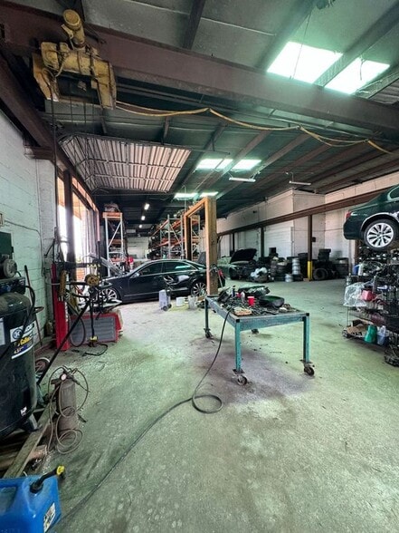 More Photos Of 2032 Sylvester Dr, Moultrie Warehouse For Sale