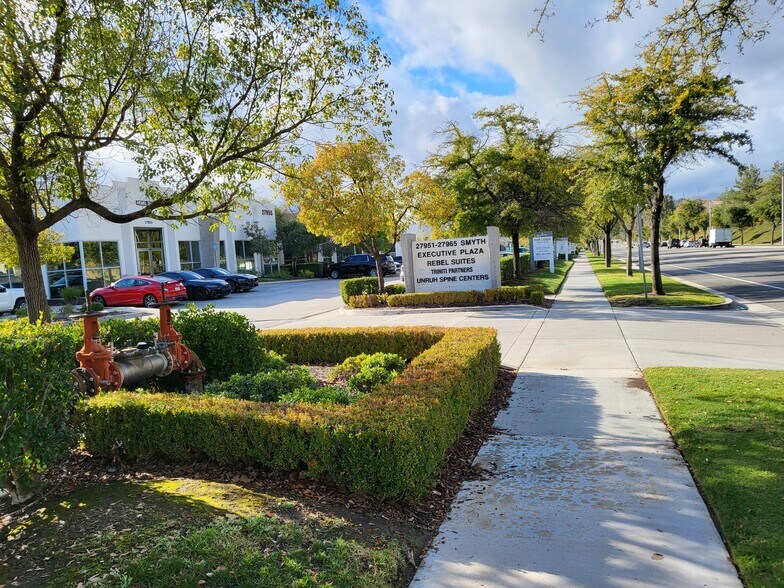 More Photos Of 27951 Smyth Dr, Valencia Office For Sale
