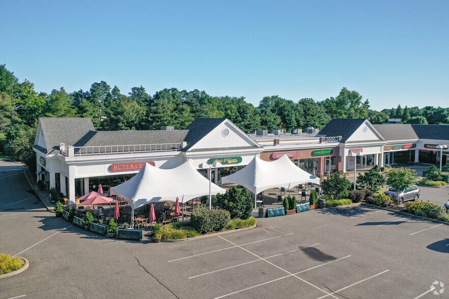 More Photos Of 7947 Jericho Tpke, Woodbury General Retail For Lease