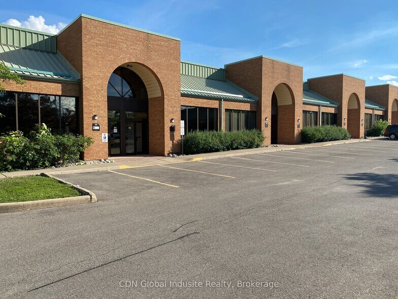 More Photos Of 6625 Kitimat Rd, Mississauga Showroom For Sale