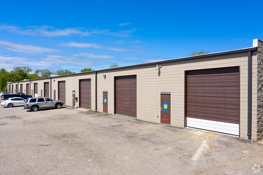 More Photos Of 42040 Koppernick Rd, Canton Township Warehouse For Lease