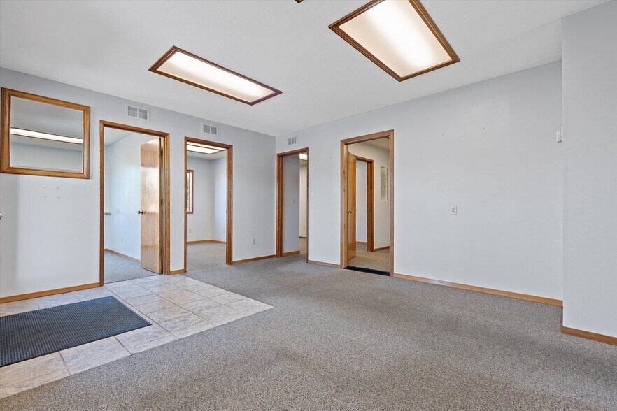 More Photos Of 1140 Ne Highway 101, Lincoln City Office For Sale