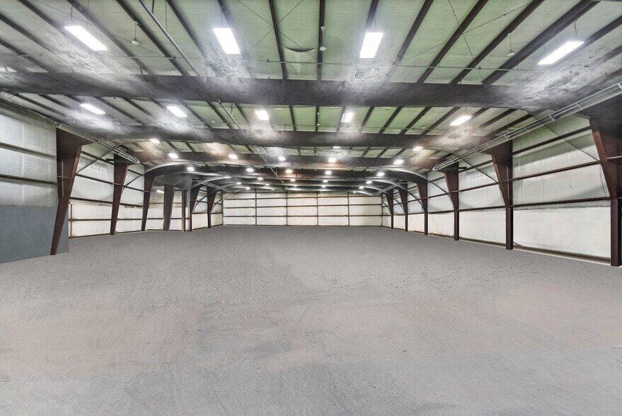 More Photos Of 1856 Nimitz Dr, De Pere Distribution For Lease