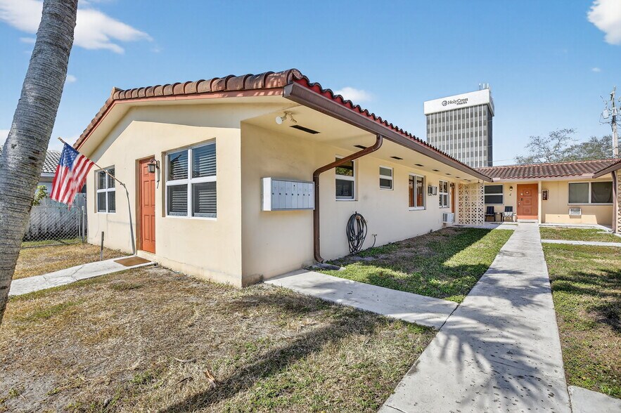 More Photos Of 4825 NE 23rd Ave, Fort Lauderdale Apartments For Sale