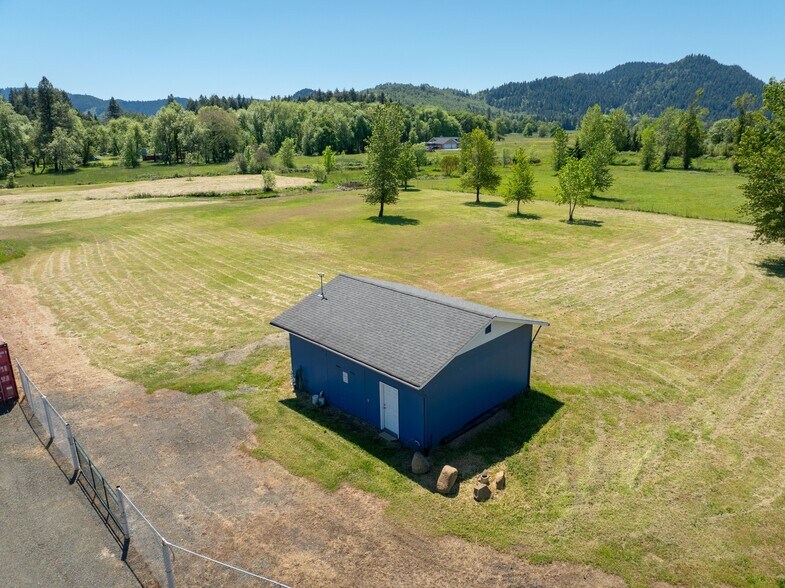 More Photos Of 215 Lawson Ln, Tenmile Warehouse For Sale