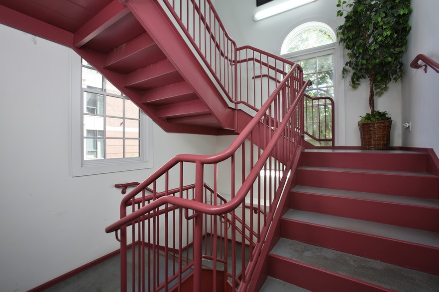 More Photos Of 541 Cambridge St, Allston Office For Lease