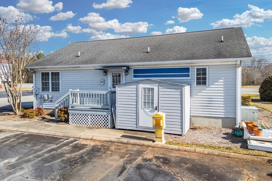 More Photos Of 13325 Jones St, Lavonia Office For Sale
