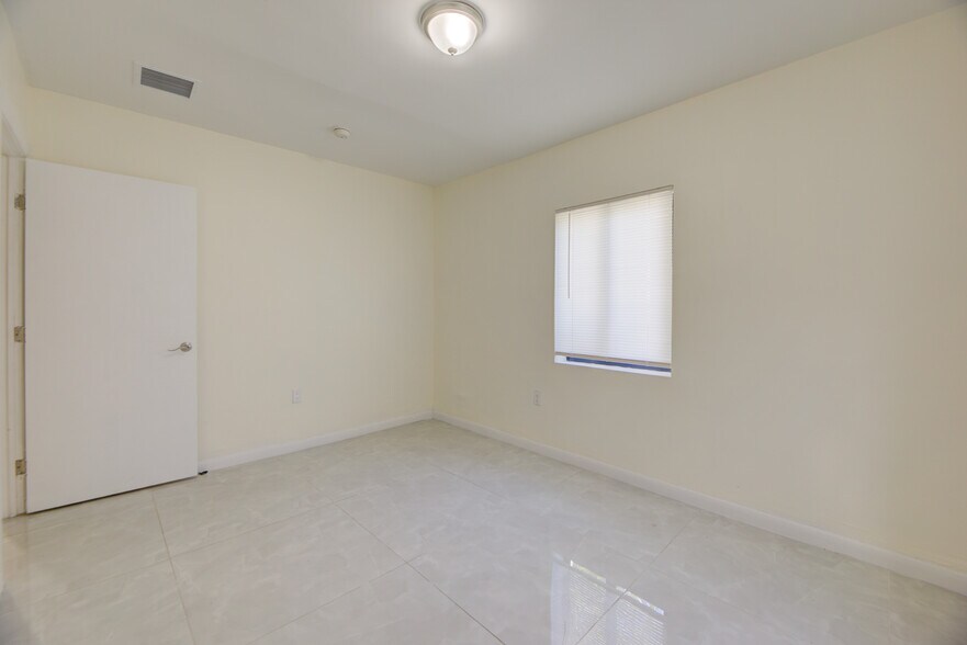 More Photos Of 742 NW 70th St, Miami Apartments For Sale