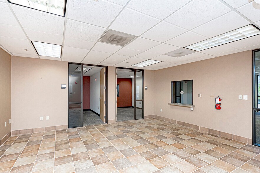 More Photos Of 3636 S Sherwood Forest Blvd, Baton Rouge Office For Lease