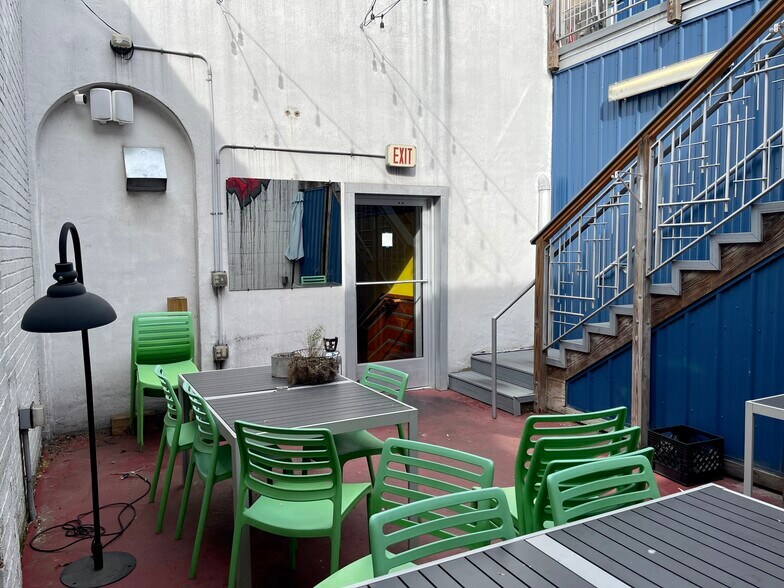 More Photos Of 314 William St, Fredericksburg Storefront For Lease