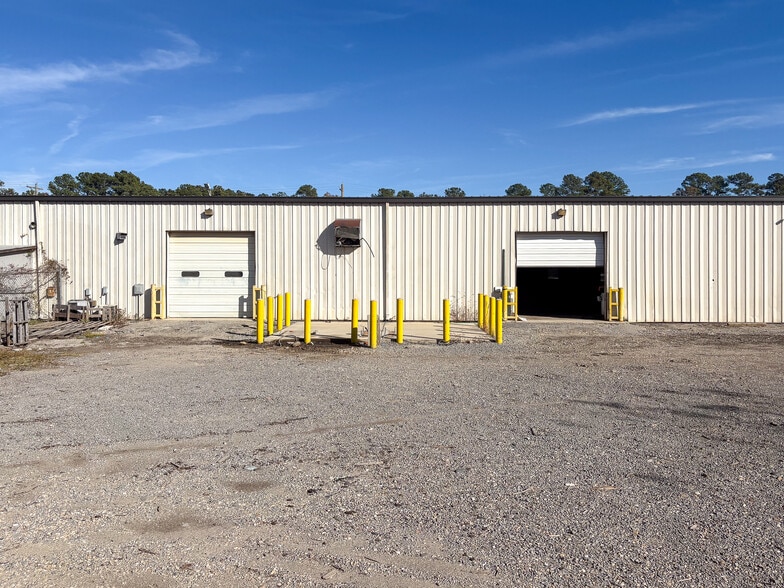 More Photos Of 220 Eagle Rd, Goose Creek Light Distribution For Lease